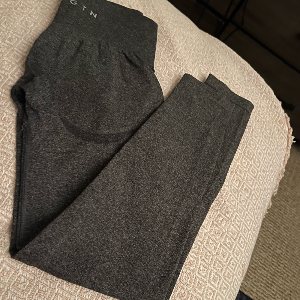 Black and green leggings.